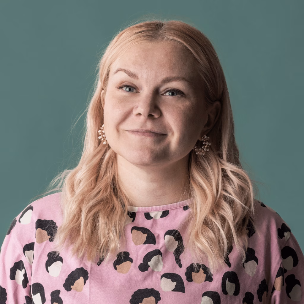 Mirka Riikonen hymyilevä Generaxion Finlandin Head of HR